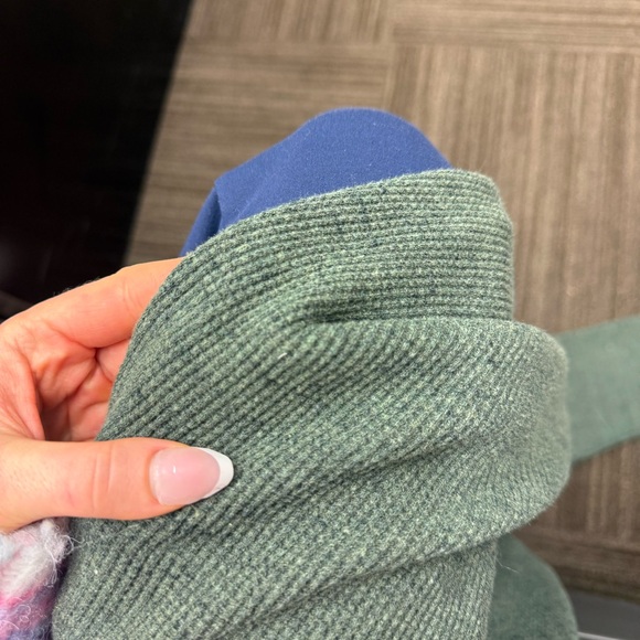 Amazon Essentials Men's Sage Forest Green Long Sleeve Henley Sweater Shirt - Picture 7 of 8